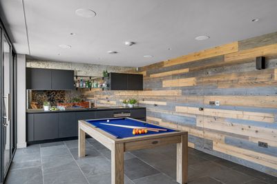Perfect-Stays-Trelorna-games-room-1.jpg