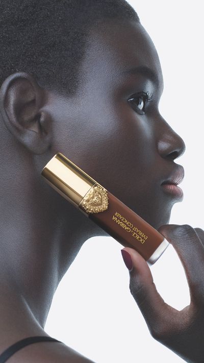 DG_MU25_FLAWLESS_LOOK_EC_MODEL_EVERLAST_CONCEALER_8057971186242_JPG_9_16_300DPI_CMYK.jpg