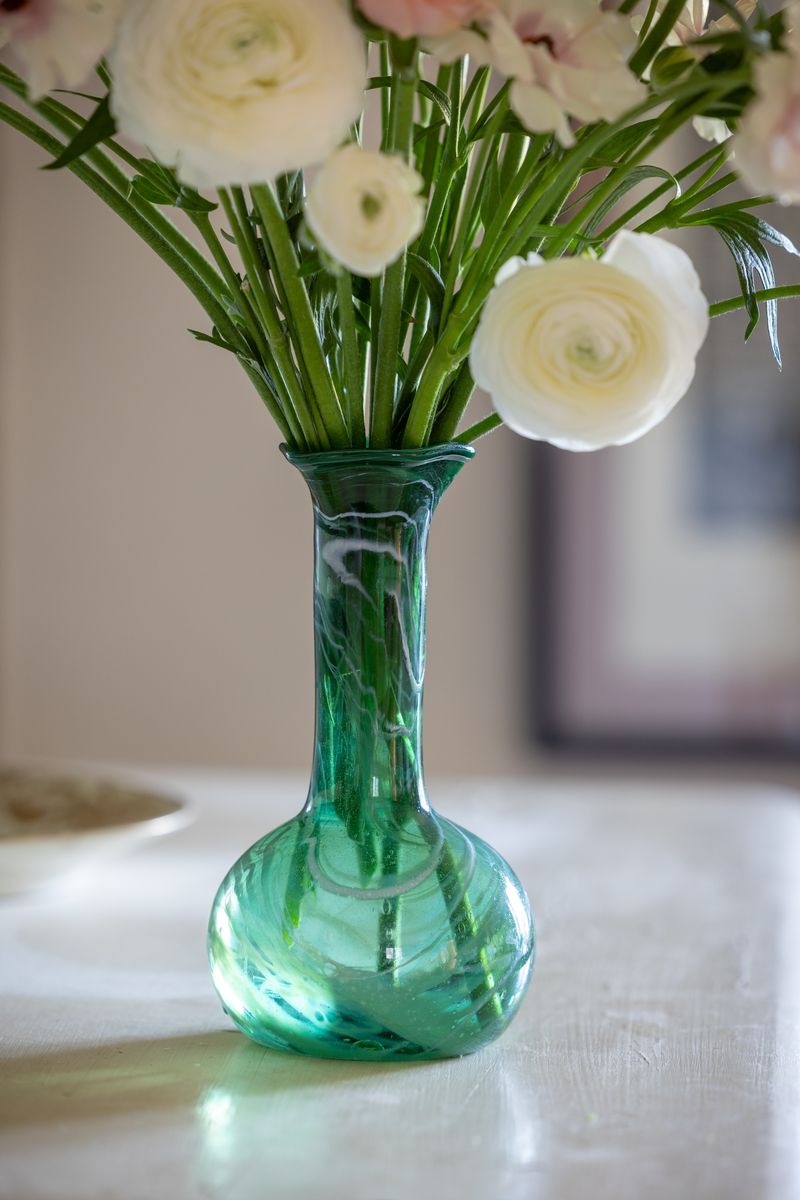 Looks like Malachite Glass Vase (Credit - Jonathan Buckley).jpg