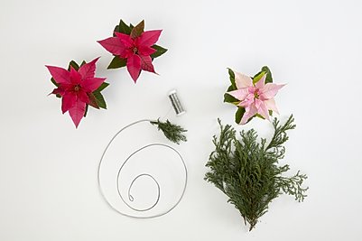 2022_poinsettia_04130_DIY_Floating_Wire_Christmas_Tree_04.jpg
