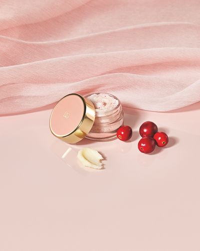 MU25_FRESH_SKIN_EC_PRODUCT_W_INGR_NOURI_LIP_BERRY_SCRUB_8054754407945_JPG_4_5_300DPI_CMYK.jpg