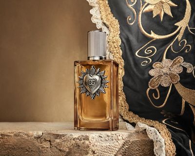 DG_FF25_CP_SOLO_DEVOTION_FOR_MAN_PARFUM_100ML_8054754403138_JPG_5_4_300DPI_CMYK.jpg