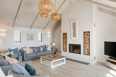 Compass Point - Coverack - Perfect Stays - Edward Jose (5).jpg