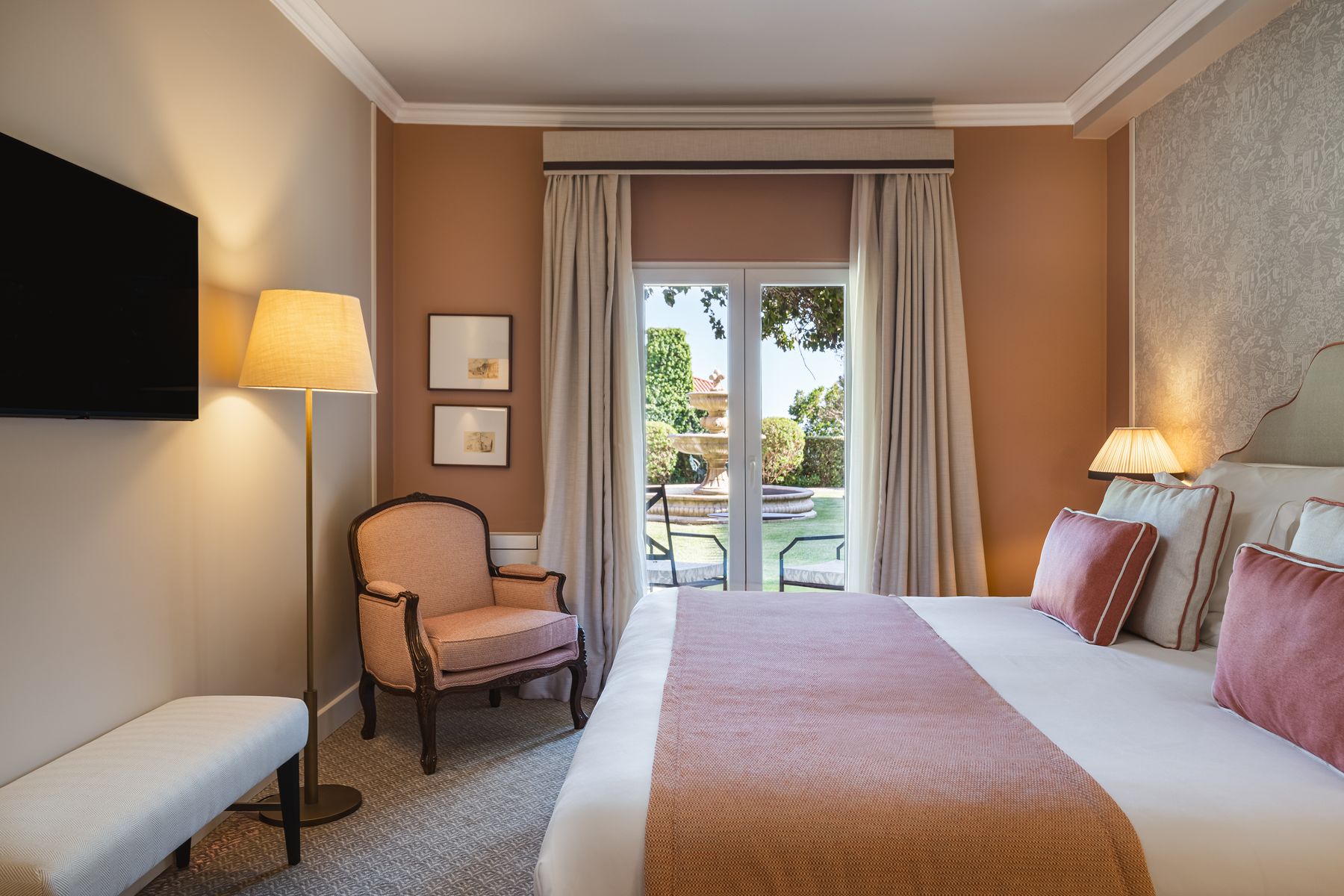 room-542-2.jpg