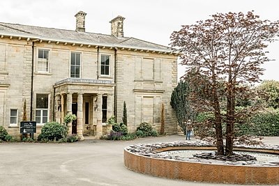 Leonardslee House.jpg