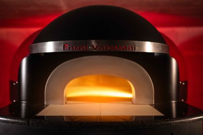 The new Maximo commercial electric pizza oven - the first-ever electric oven from Tuscan pizza oven specialists, Valoriani. 