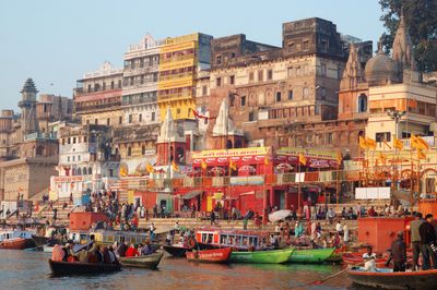 RitualmorningbathingatsacredVaranasighats_India_dreamstime28522304.jpg