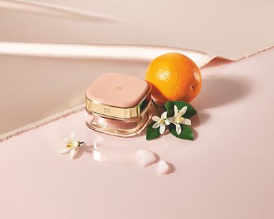 MU25_FRESH_SKIN_EC_PRODUCT_W_INGR_GLOW_BOUNCE_CERAMIDE_CREAM_8054754407969_JPG_5_4_300DPI_CMYK.jpg