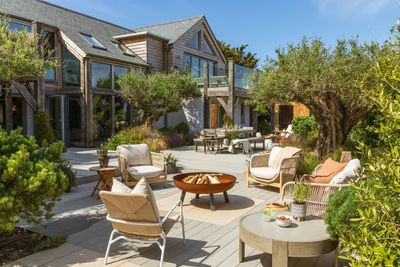 Perfect-Stays-Constantia-exterior-1.jpg