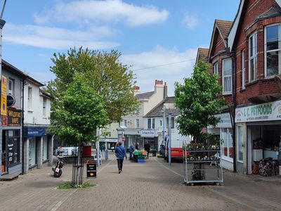 Newhaven town centre 2.jpg