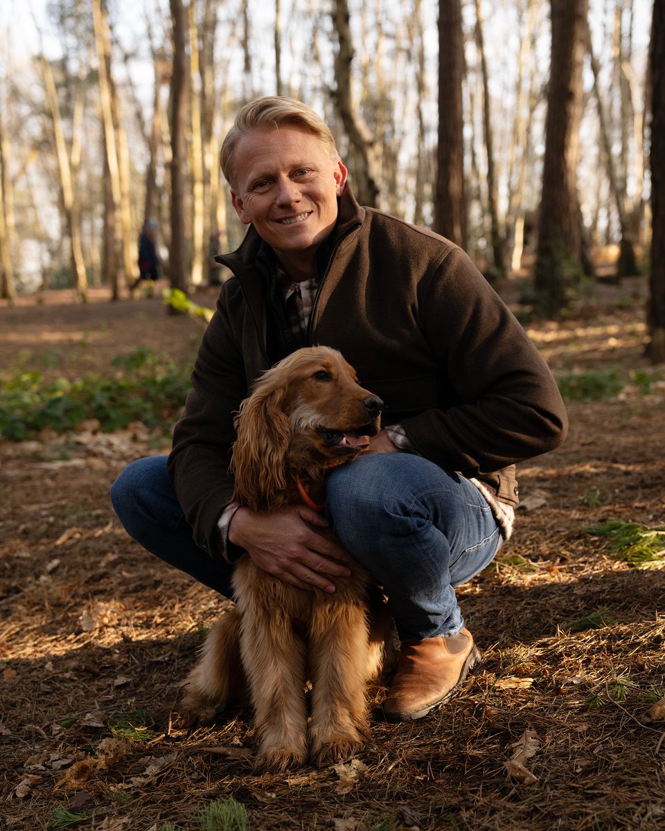 Tavo ambassador - Dr. Scott Miller BVSc MRCVS  with his rescue dog, Mango