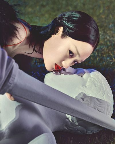 DG_MU24_RELAUNCH_LA_PISCINA_KV_CHLOE_MY_SCULPT_SATIN_8057971184750_JPG_4_5_300DPI_CMYK.jpg