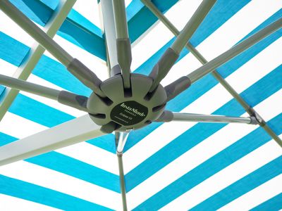 Eclipse Cantilever Parasol