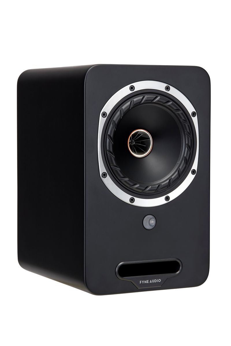 Cubitt-5-Primary-3Q-Midnight-Black.jpg