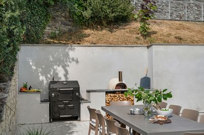 Perfect-Stays-Amar-outdoor-kitchen (1).jpg