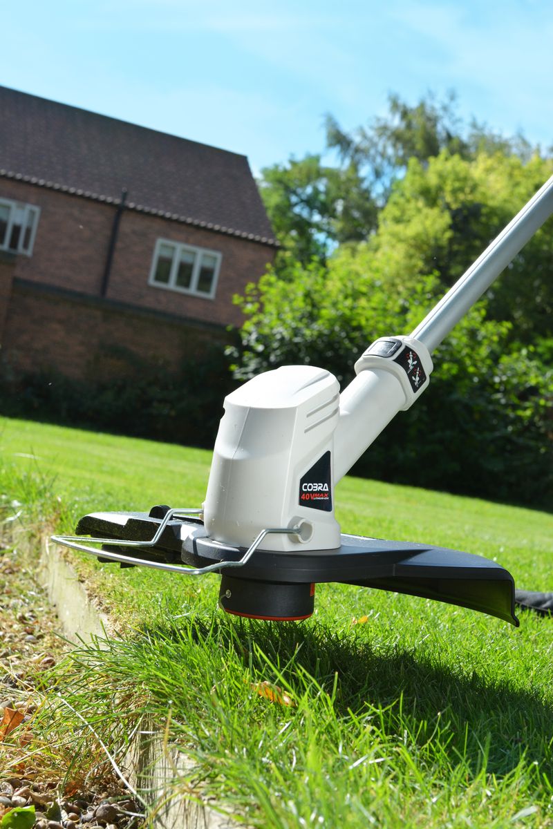 GT3240VZ Grass Trimmer