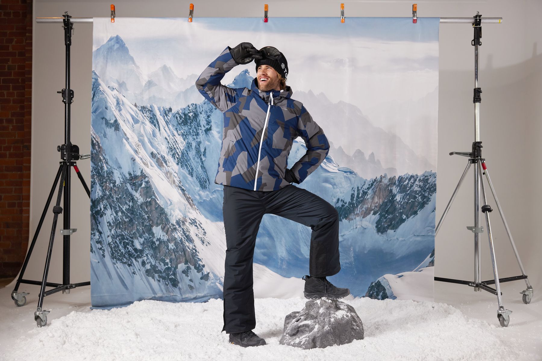 Davos Mens Shower Resistant Insulated Ski Jacket - Blue Geo Camo Print