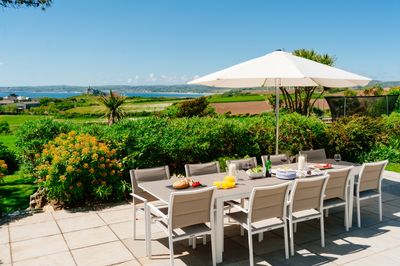 Perfect-Stays-Ednovean House-exterior-3.jpg