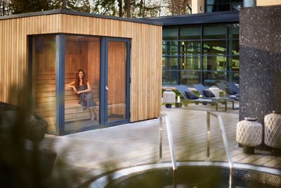 SPA-SSAUNA-Single-inside_01.jpg
