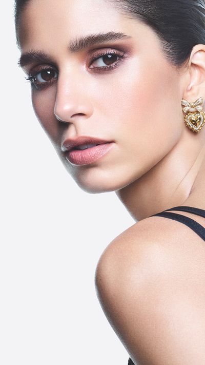 DG_MU25_FLAWLESS_LOOK_KV_EYE_PALETTE_INTERNATIONAL_JPG_9_16_300DPI_CMYK.jpg