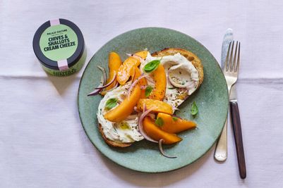 Peach Toasts Chives & Shallots Cream Cheeze