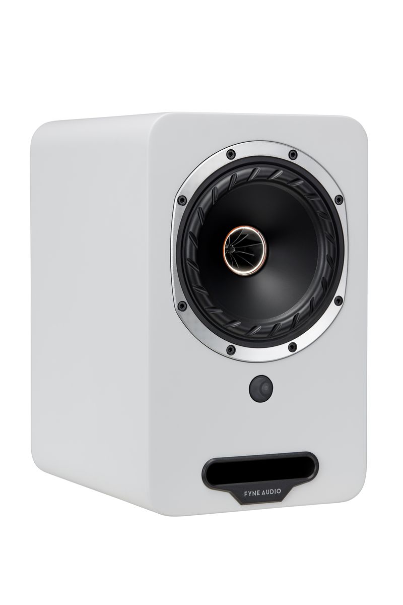 Cubitt-5-Primary-3Q-Arctic-White.jpg