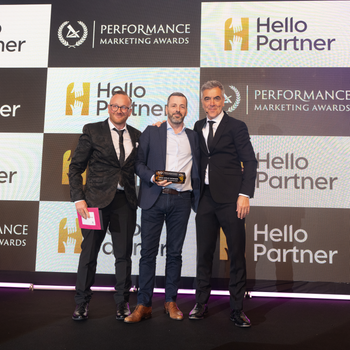 Chris Skinner, Director and Co-Founder at Acquirz, accepting Performance Marketing Award