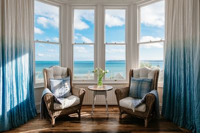 Perfect-Stays-Shun-Lee-living-area-3.jpg
