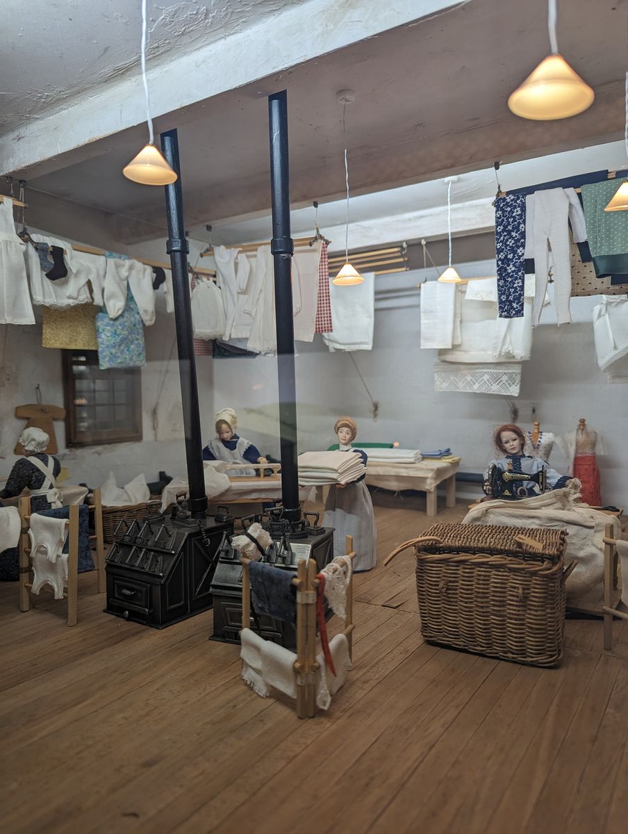 dolls-house-jan-2022-pic-18.jpg