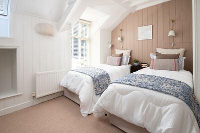 Marine House Cottage (26).jpg