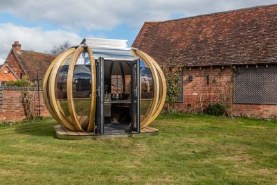 Ornate Garden Grande Deluxe Chic Garden Pod