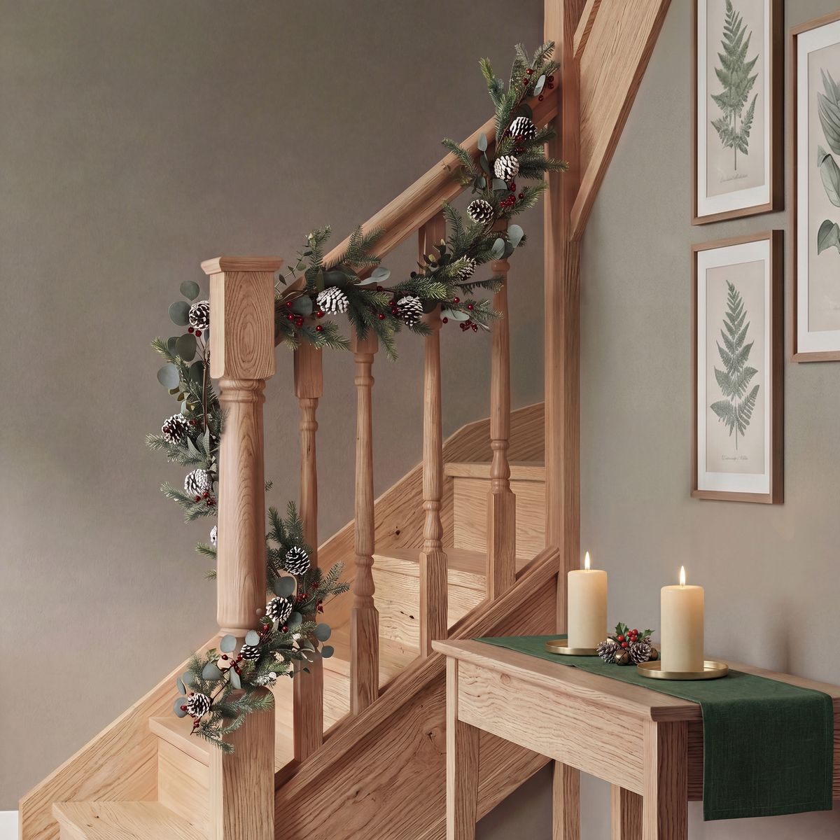 HMXGARMIX01-Garland-with-Berries-and-Pinecones-Insitu-Art-01-300dpi.jpg