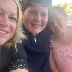 Emma Tom, blood cancer patient with her children