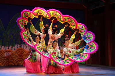 Korean Fan Dance_Culture_South Korea_dreamstime_m_26359444.jpg