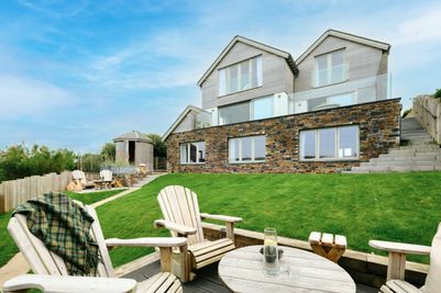Perfect-Stays-Roscarrock-exterior-1.jpg