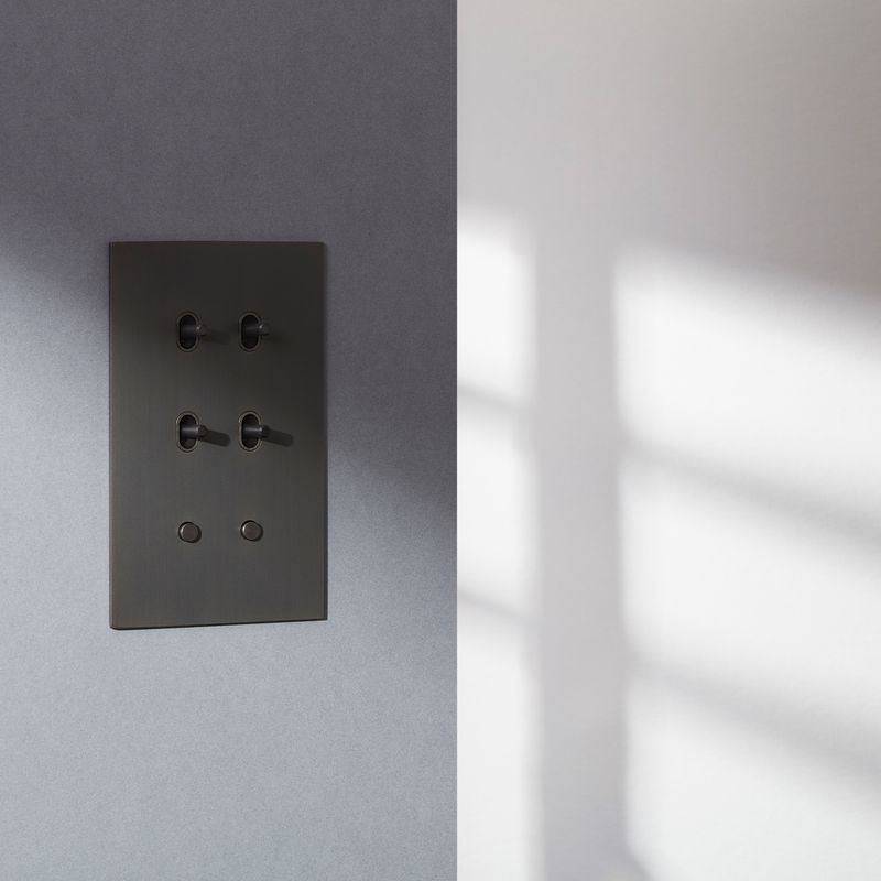 Bespoke low-voltage vertical keypad