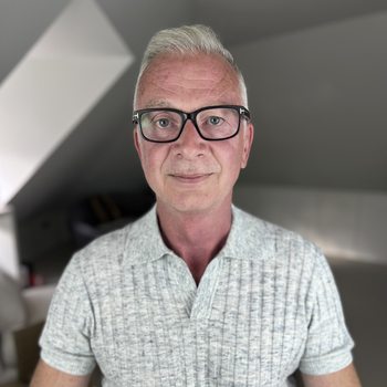 Dr David Crosthwaite.sm.jpg