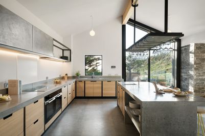 Perfect-Stays-Noordhoek-kitchen-1.jpg