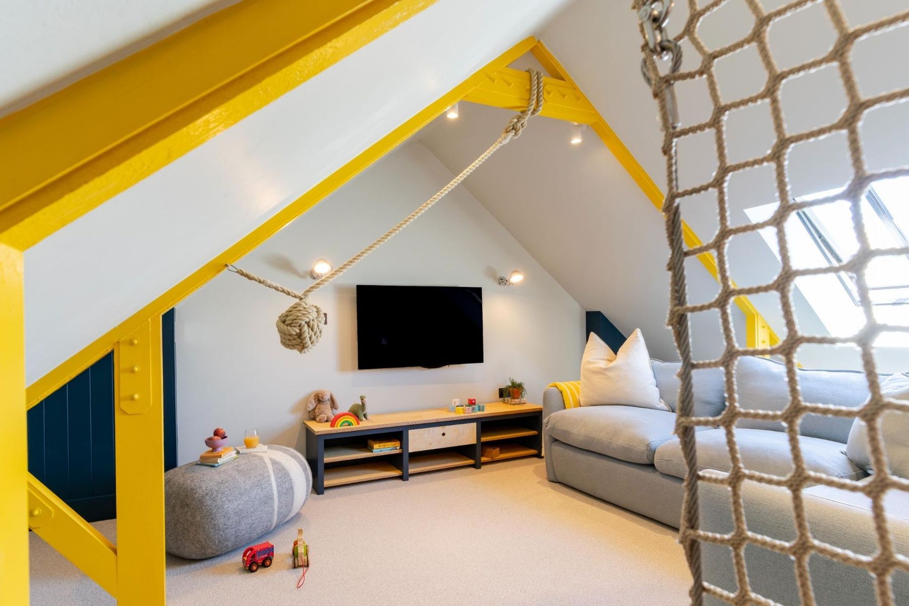 Perfect-Stays-Wharf-House-mezzanine.jpg