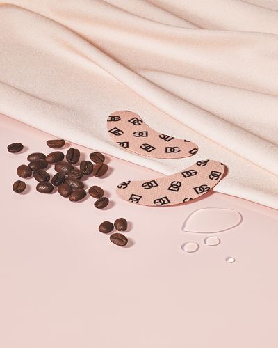 MU25_FRESH_SKIN_EC_PRODUCT_W_INGR_NO_PUFF_CAFFEINE_EYE_PATCHES_8054754407938_JPG_4_5_300DPI_CMYK.jpg
