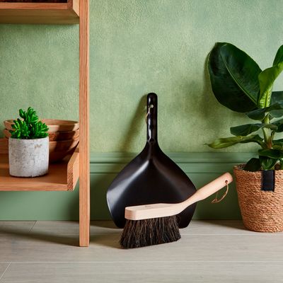 Natural Life Dustpan and Brush - NL109000_LS2.jpg