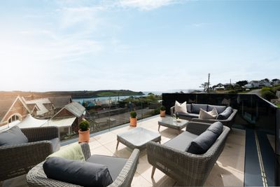 Perfect-Stays-Cornerways-terrace.jpg