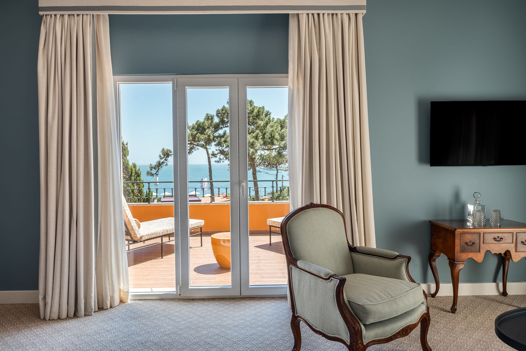 room-659-2.jpg