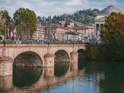 TURIN - lisa-van-vliet-Bi04OHdisvY-unsplash.jpg