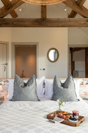 Perfect-Stays-Constantia-master-bedroom-2.jpg