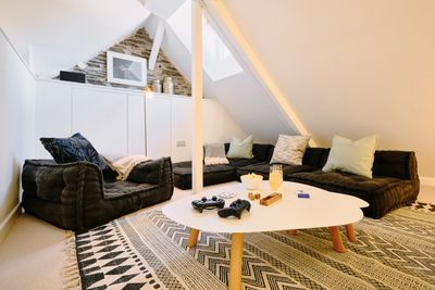 Perfect-Stays-Harbour-Walk-snug.jpg