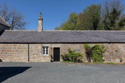 The_Pele_Tower_High_res_-27.jpg