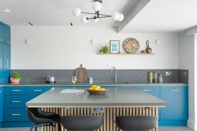 Perfect-Stays-Clifftop-kitchen-1.jpg