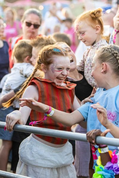 Kids enjoying Gloworm  (3).jpg