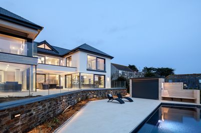 Perfect-Stays-Seaglass-House pool.jpg
